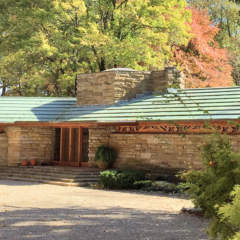 Kentuck Knob entrance in autumn