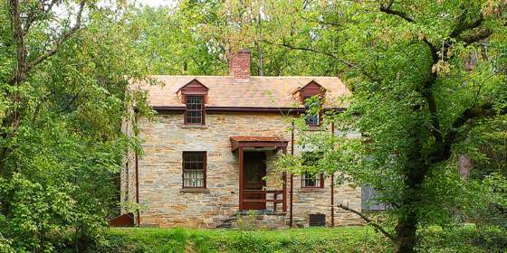 Lockhouse 10 Canal Quarters